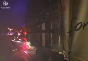 горить вантажівка