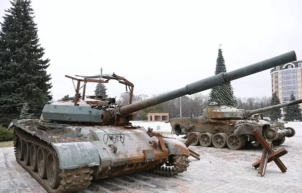 Російський розбитий старий танк