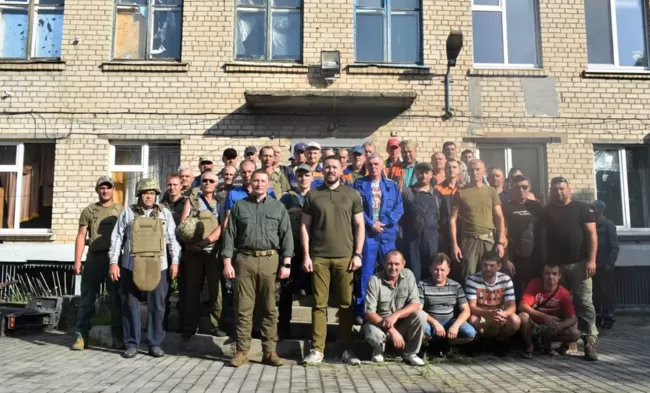 47 комунальників з Полтавщини приїхали до Херсону, щоб допомогти підготуватися до нового опалювального сезону