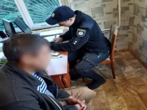 Чоловік повідомив про подвійне вбивство та прийшов до поліції з "повинною", але це виявилася його п'яна фантазія