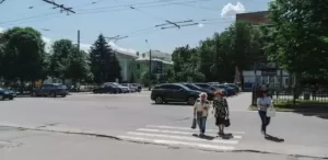 В Полтаві вирішили приділити увагу людям з інвалідністю та велосипедистам: в центрі міста для них облаштують паркувальні місця