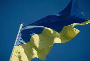 До Дня Державного Прапора Україні в Полтаві підняли найбільший в області стяг