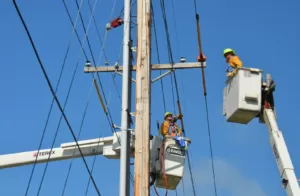 В Полтавській області електрики повністью ліквідували наслідки негоди: всі населені пункти зараз зі світлом
