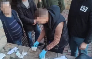В Полтаві затримали працівника ВНЗ, який допомагав ухилянтам за хабарі