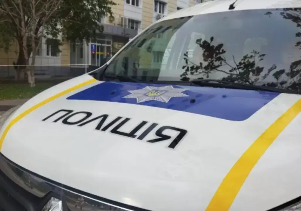 В Полтаві з 8 поверху лікарні впав чоловік та розбився на смерть