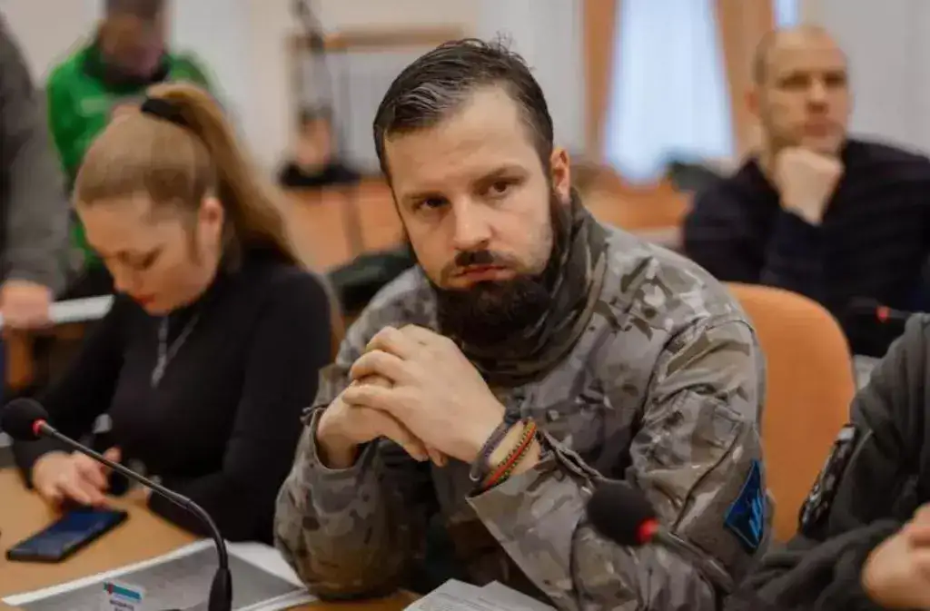 Депутати Полтавської міськради, які сьогодні саботували роботу, спромоглися прийняти рішення про зміну назви вулиць