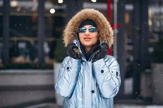 Як вибрати хорошу жіночу зимову куртку? / Фото: сенивпетро freepik.com