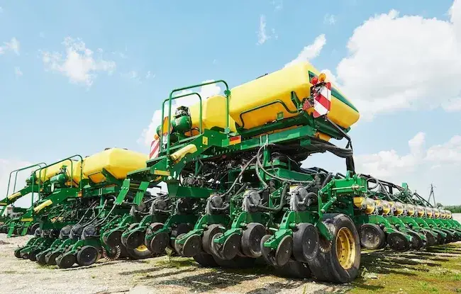 Где взять запчасти для техники John Deere и CLAAS