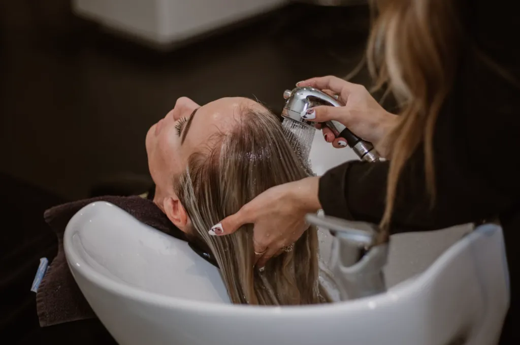 Календар стрижок на квітень 2024 року: коли можна експериментувати із зачіскою