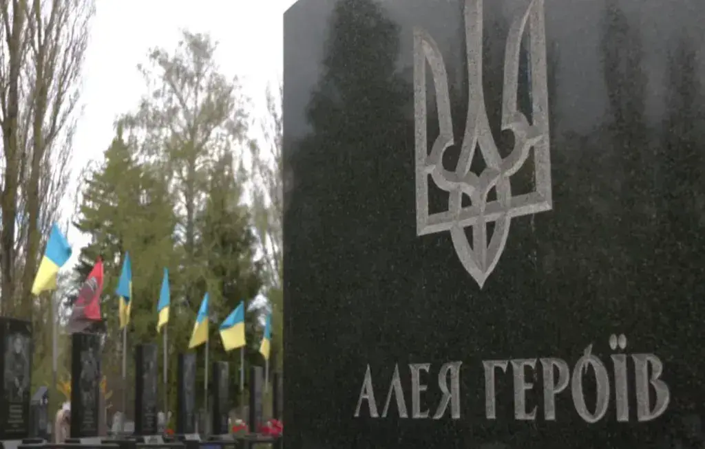 В поминальні дні в Полтаві збільшать кількість громадського транспорту