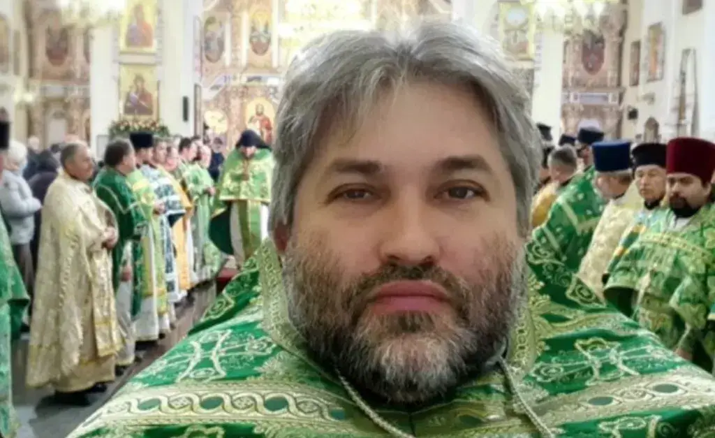 Полтавський одіозний священник та депутат міськради Олександр Дедюхін продовжує вражати українців своєю неадекватністю