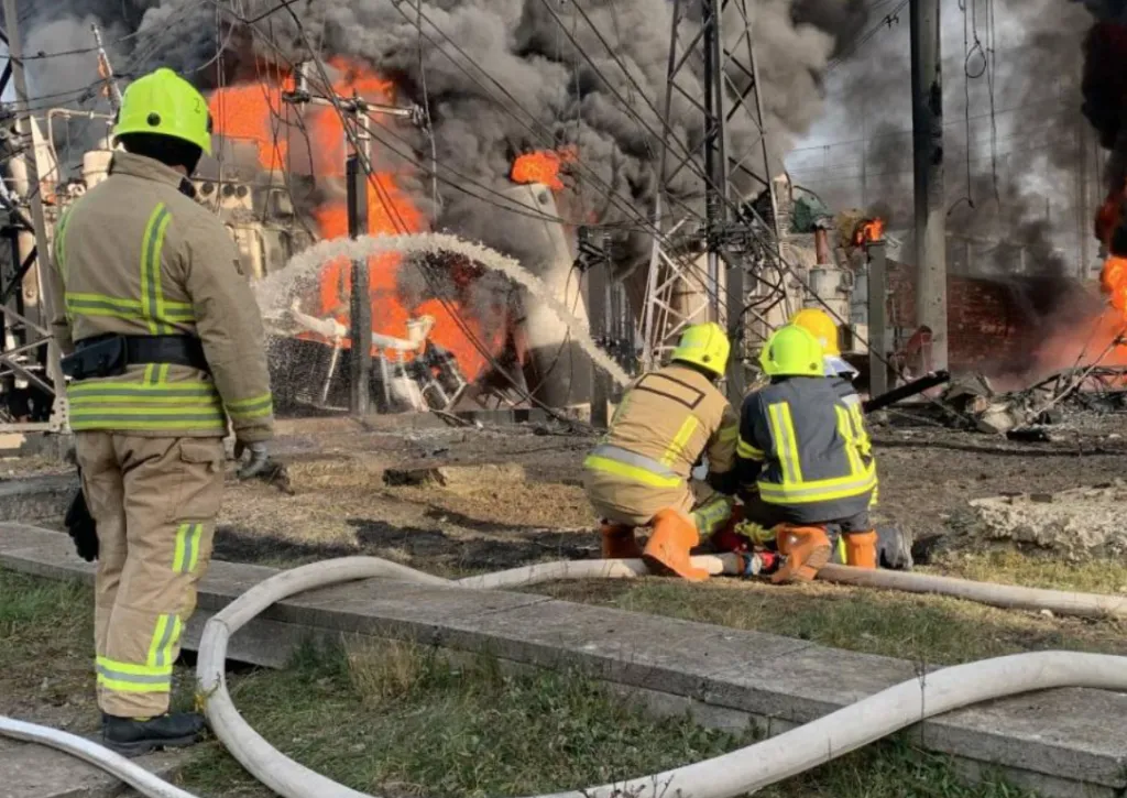 Чергова ворожа атака на Укренерго та ДТЕК: чи буде невдовзі блекаут