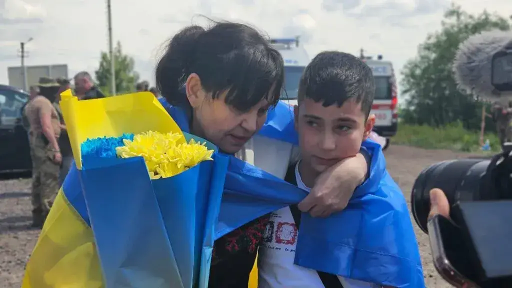  Черговий обмін полоненими: 75 українців повернулися додому