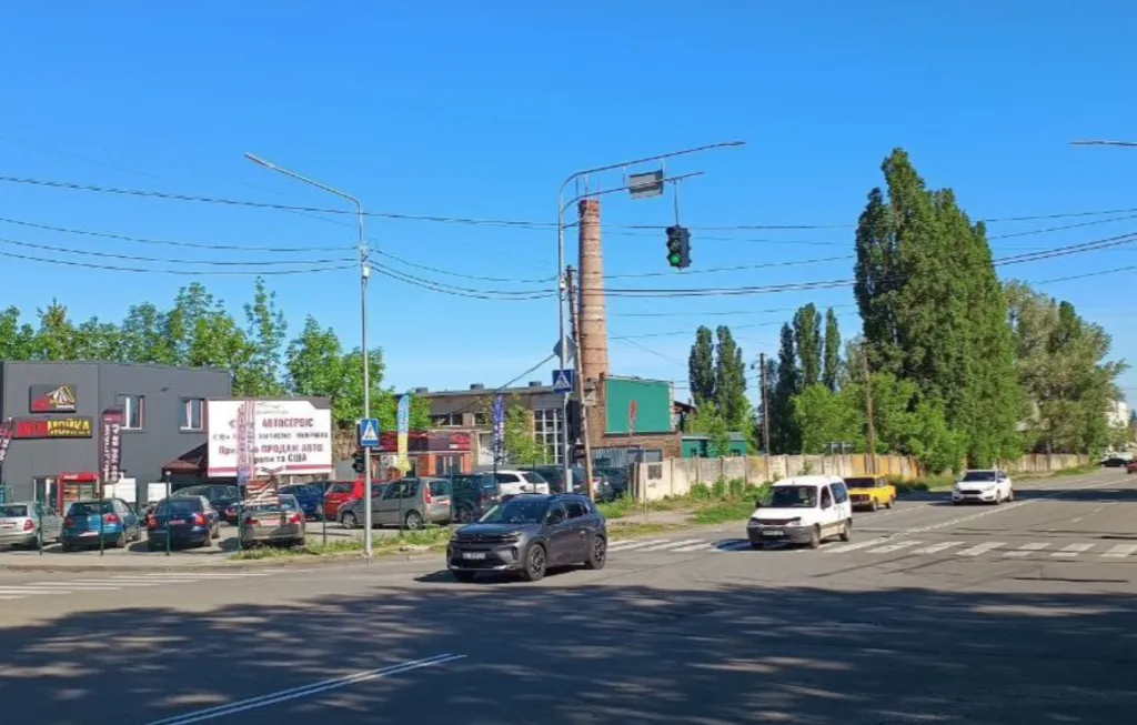 В Полтаві на небезпечному перехресті все ж таки встановили світлофор