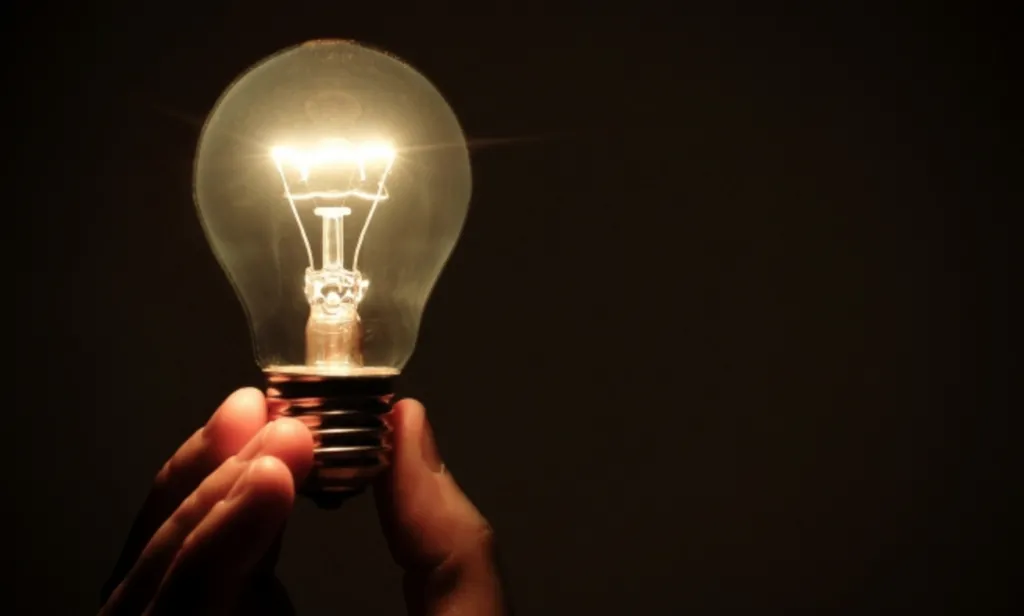 В Україні енергетична криза: споживання імпортної електрики побило рекорд, а для промисловості обмеження споживання вже сягнули 15 годин