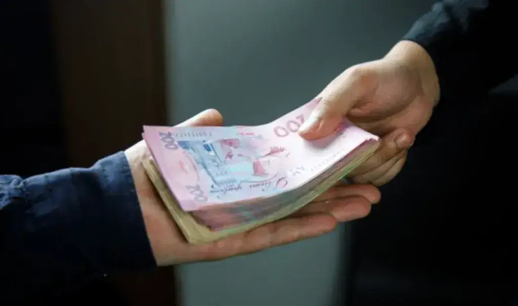 Виплати для ВПО: коли очікувати гроші, повідомляє Мінсоцполітики