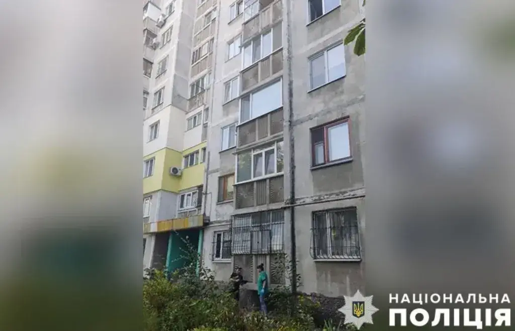 На Полтавщині через падіння з вікна загинула жінка