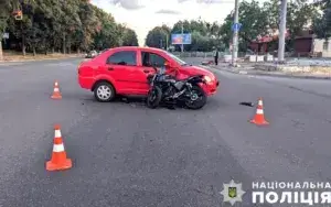 В Полтаві сталася чергова ДТП за участю мотоцикла, водій якого потрапив до лікарні