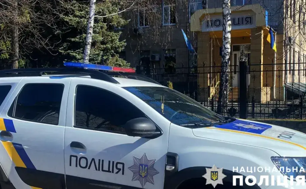 На Полтавщині з вікна будівлі випала 6 річна дитина