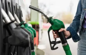 Зеленський затвердив підвищення акцизів на пальне: які будуть наслідки для цін