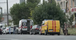 В Полтаві триває рятувальна операція на місці влучання по території Інституту зв'язку