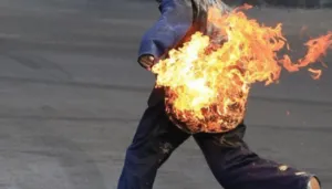 Сьогодні в Полтавській ОВА чоловік облив себе бензином та підпалив