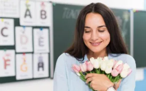 Як привітати з Днем вчителя: вірші, вітання та листівки