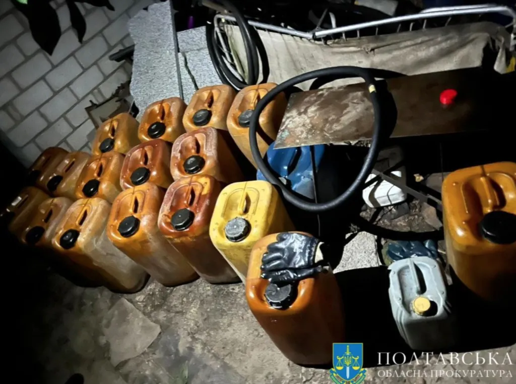 Працівники "Південної залізниці" викрали 5,5 тисяч літрів дизпалива за чотири місяці: на них чекає суд