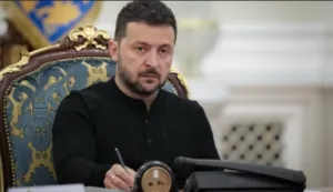 На сайті Президента з'явилися петиції проти виплати "тисячі від Зеленського"