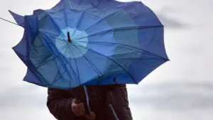 Оголошено штормове попередження та очікують значне зниження температури 21 листопада по всій Україні