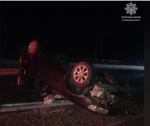 На Полтавщині перекинулася автівка через необачність водія