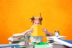 Що, окрім підручника, допоможе вивчити математику у 6 класі?