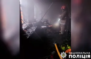 В Полтаві пожежники знайшли труп в будівлі, що палала