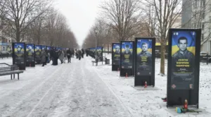 В Полтаві урочисто відкрили Алею пам'яті загиблих Героїв на каштановій алеї