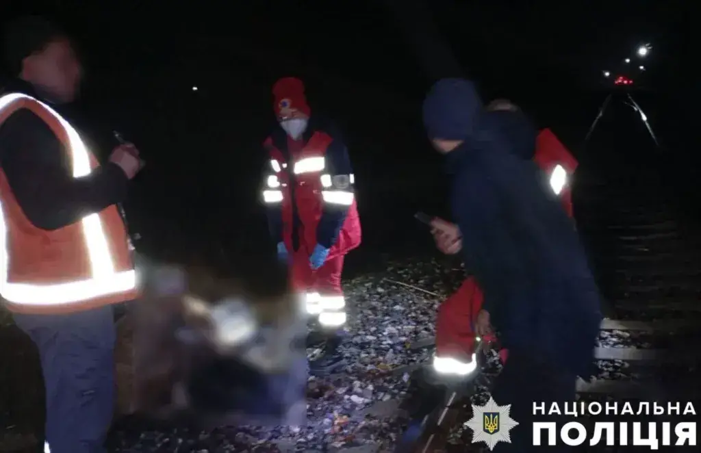 У Миргородському районі сталася трагедія: локомотив травмував жінку