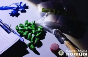 Полтавські правоохоронці затримали наркокур'єра на вулиці Шевченка