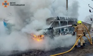 На Полтавщині згорів мікроавтобус: триває слідство
