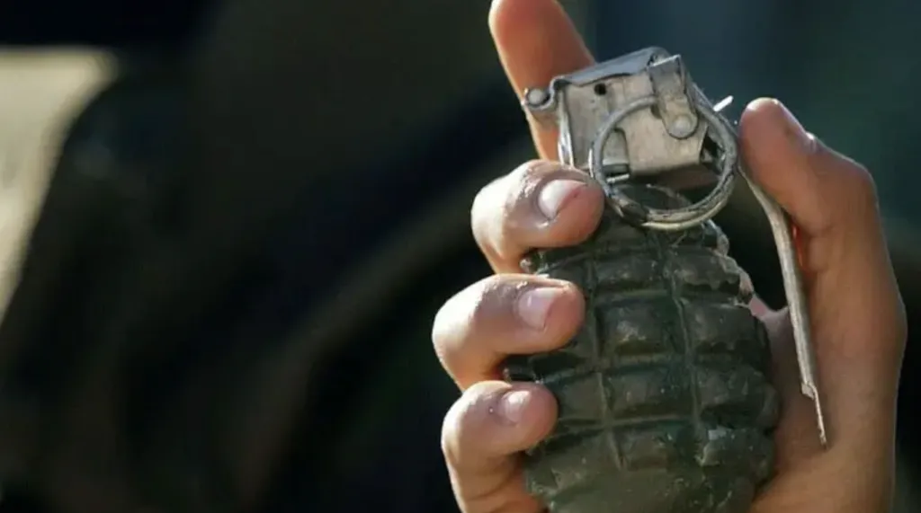 Погрожував правоохоронцям гранатою: під Полтавою затримали місцевого жителя