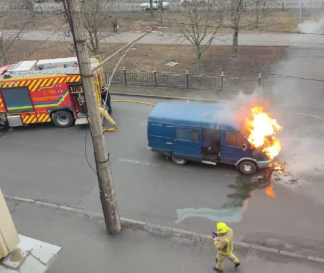 В центрі Полтави несподівано запалала ГАЗель