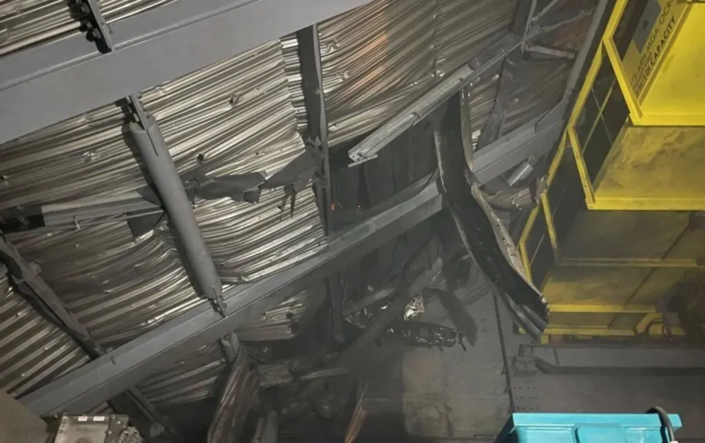 Ситуація на місці удару по ЧАЕС: рятувальники звітують