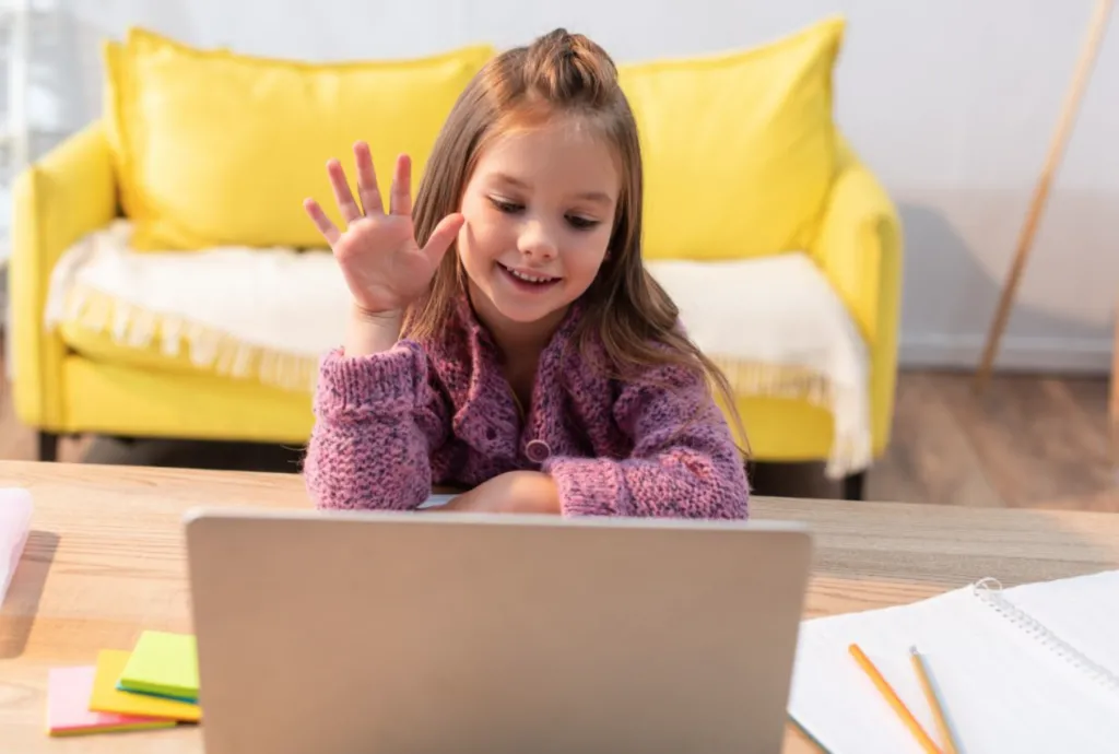 На Полтавщині, через погрози, школи переходять на дистанційне навчання