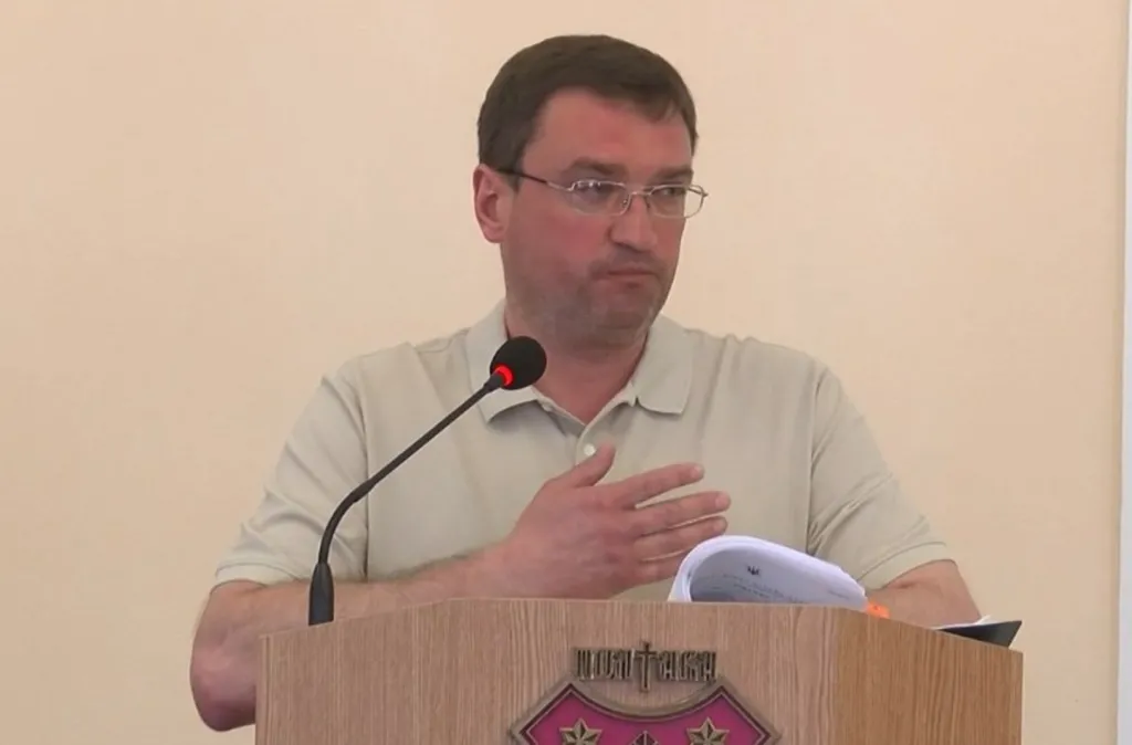 Посадовця Полтавської міськради підозрюють у махінаціях із закупівлею солі на 43 млн грн: про підозру вже повідомили