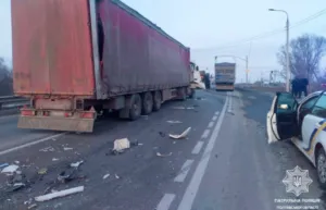 На Полтавщині сталася ДТП за участі вантажівок: обійшлося без постраждалих