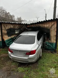 У Полтаві автомобіль врізався у літній майданчик магазину-бару на ГРЛ