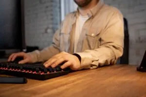 Де в Україні навчатися IT та програмування у 2025?