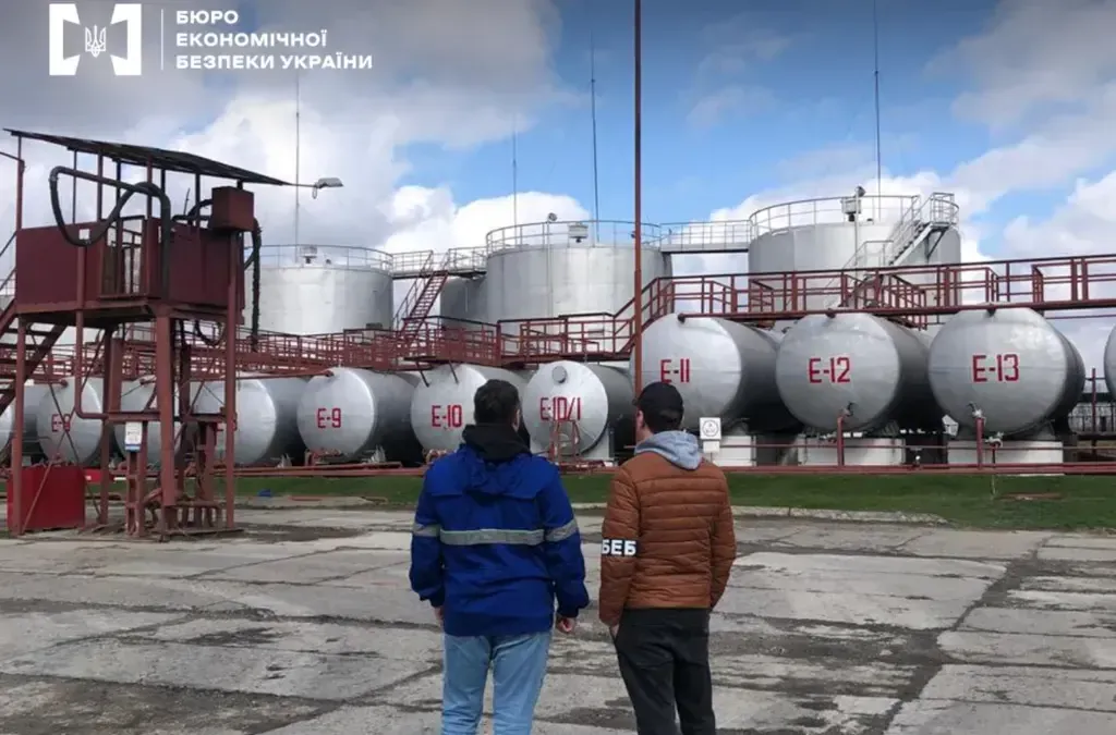 На Полтавщині виявили незаконне виробництво нафтопродуктів: БЕБ провело обшуки