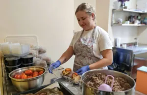 У Полтаві стартувала реєстрація на безплатні гарячі обіди від благодійного фонду