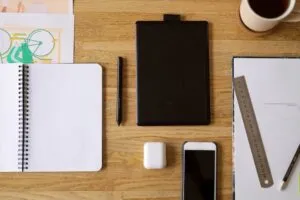 Блокнот та лінійка: незамінні інструменти для вашого офісу