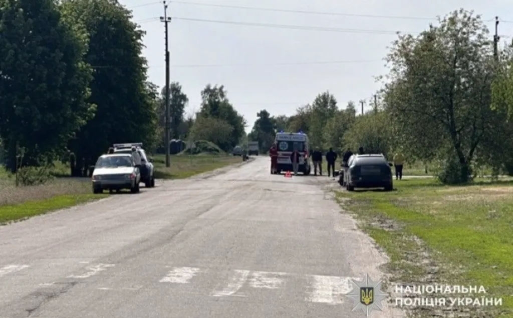 У Великій Рублівці ВАЗ наїхав на велосипедиста: пенсіонера госпіталізували з травмами