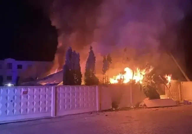 Нічна атака "шахедів" на Полтавщині: у Кременчуцькій громаді зруйновано підприємство, є поранений